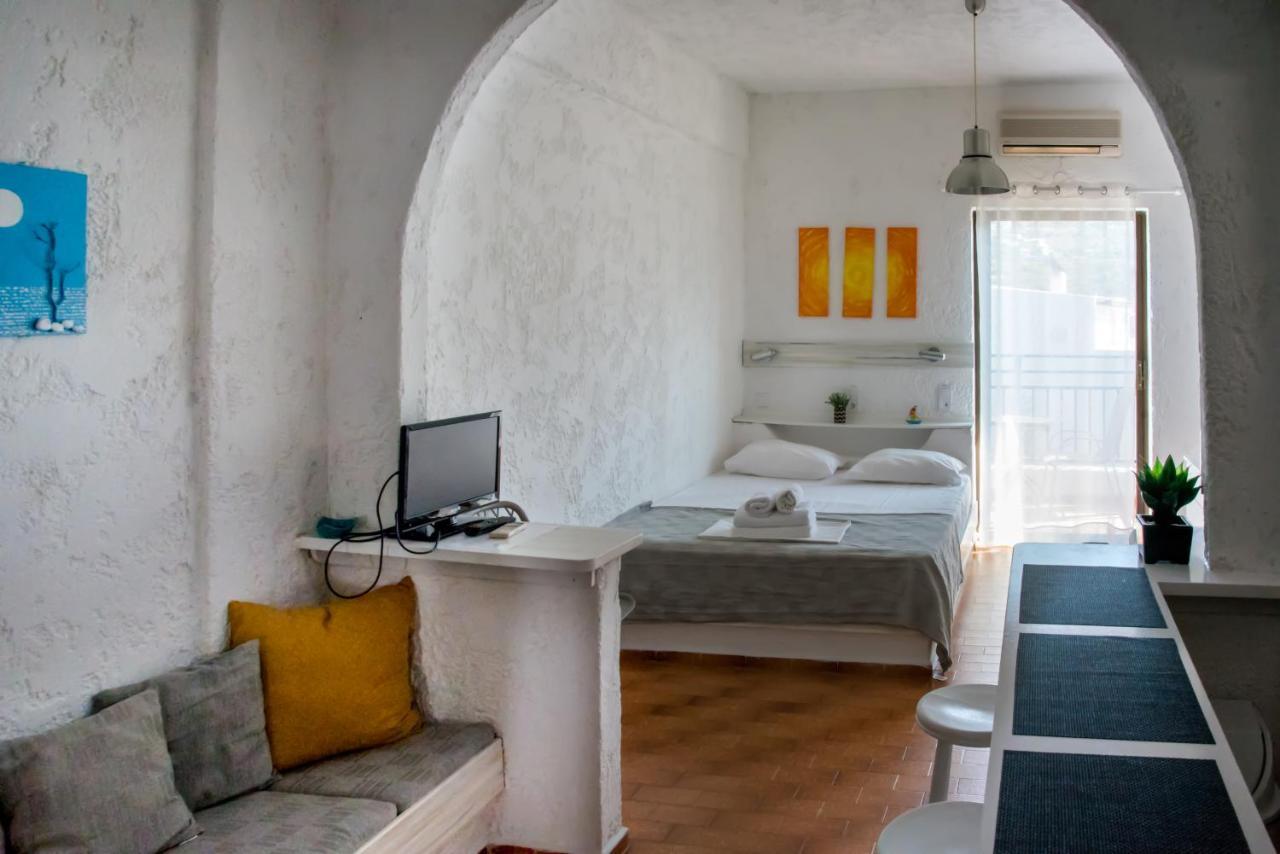 Amazona Lejlighedshotel Agia Pelagia Eksteriør billede